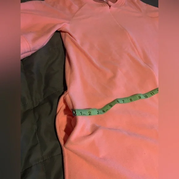 Vintage 70s Vanity Fair NWOT pink fleeced medium zip up moo moo robe pockets - Picture 5 of 8